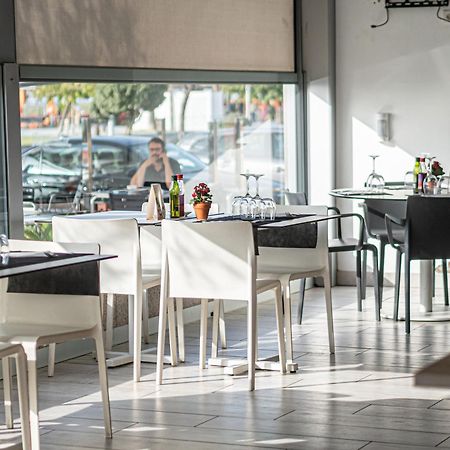 Aparthotel Solifemar Castelldefels Exterior photo