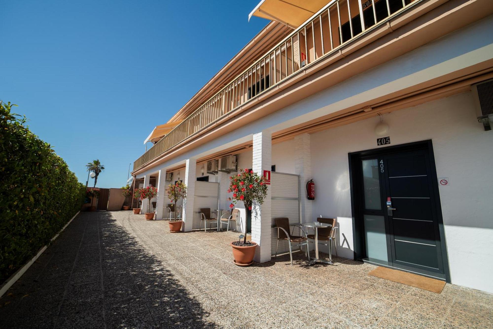 Aparthotel Solifemar Castelldefels Exterior photo