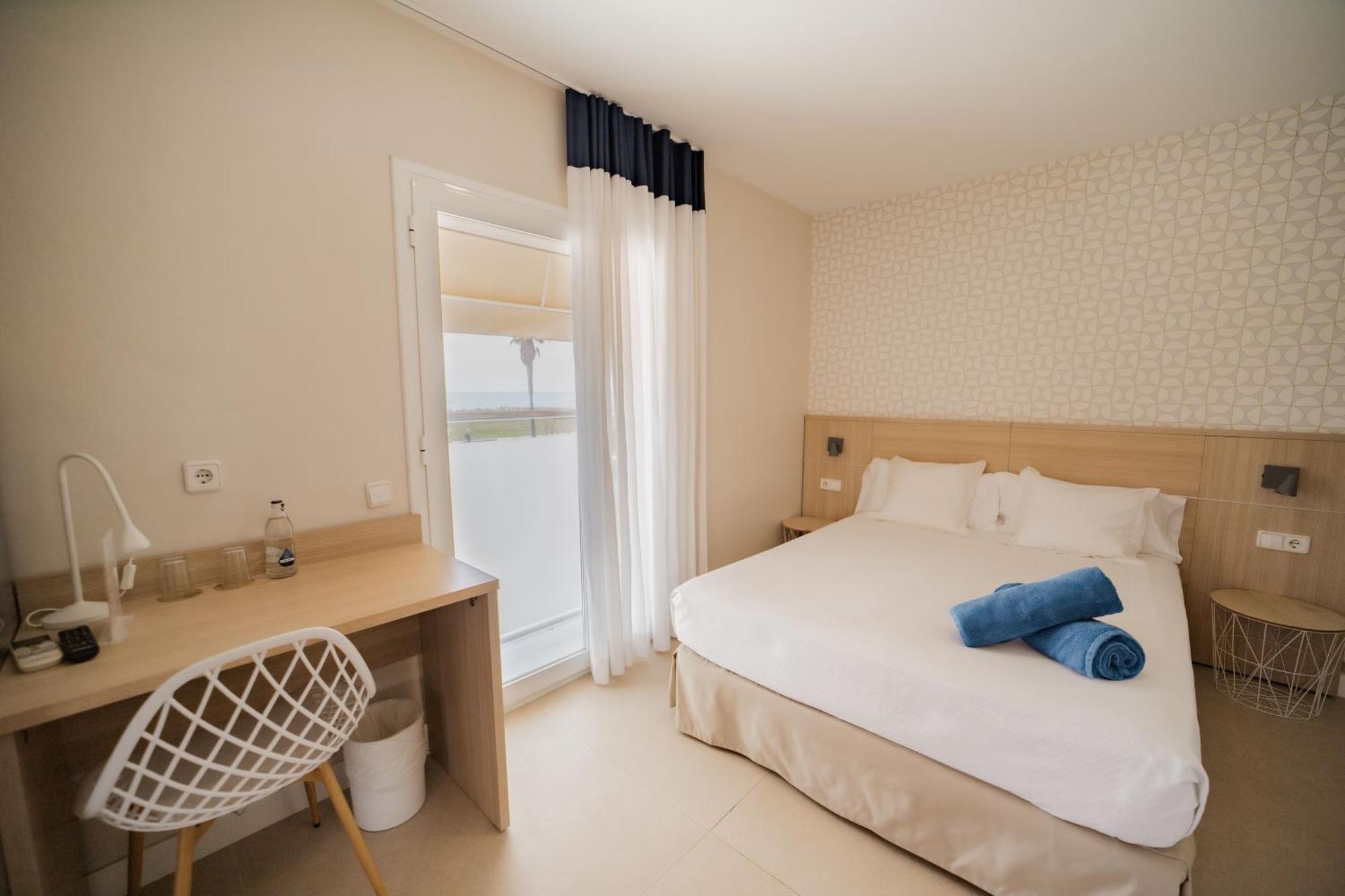 Aparthotel Solifemar Castelldefels Exterior photo