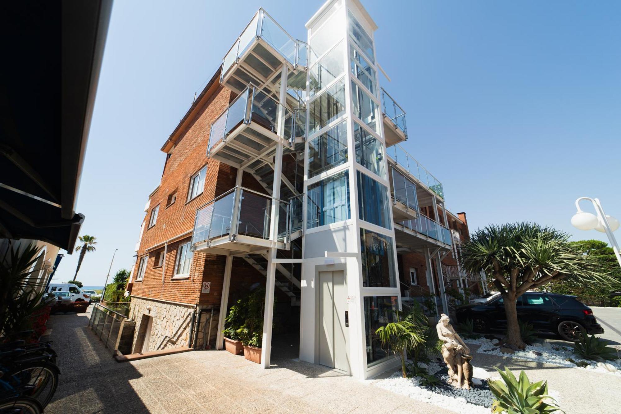 Aparthotel Solifemar Castelldefels Exterior photo