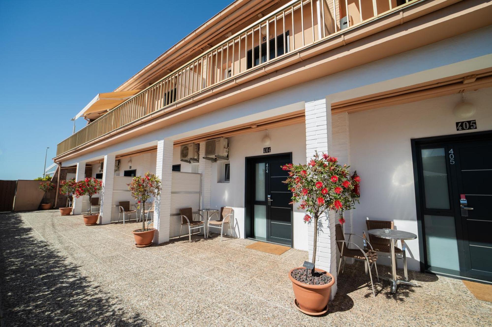 Aparthotel Solifemar Castelldefels Exterior photo