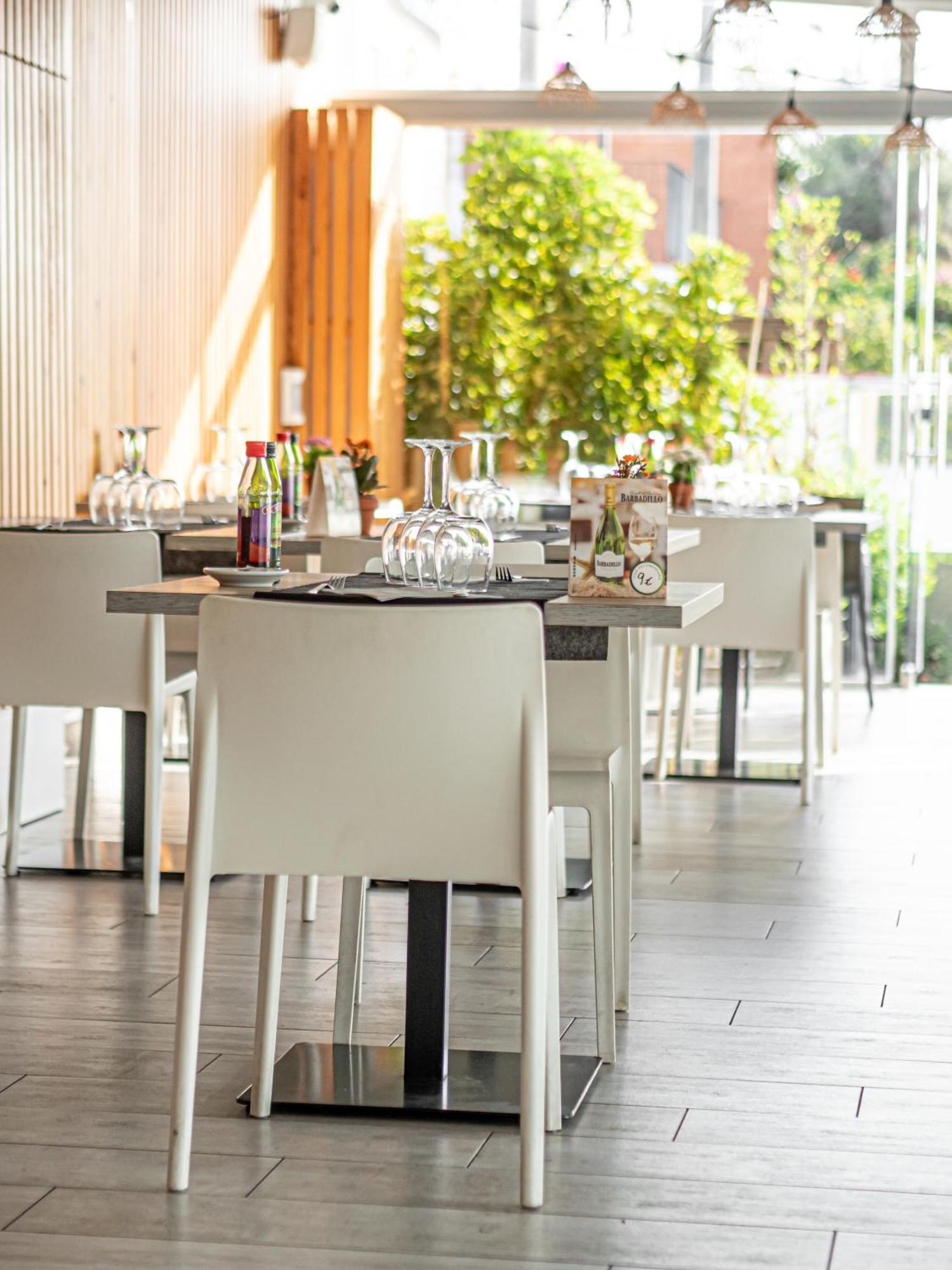Aparthotel Solifemar Castelldefels Exterior photo